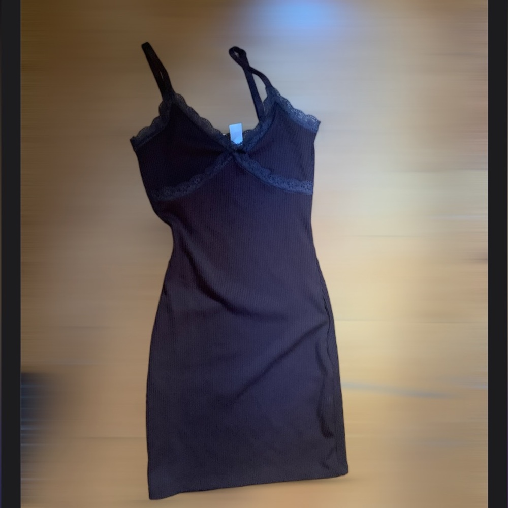 brown dress with lace trim - Picture 2 of 6